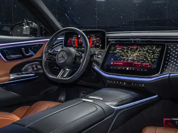 MERCEDES-BENZ E 300 de 4MATIC AMG Panoramic