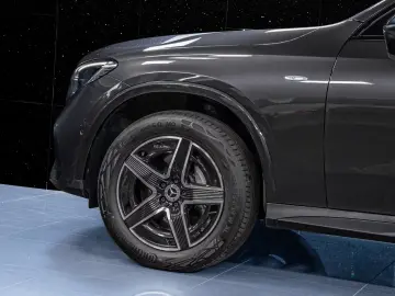 MERCEDES-BENZ GLC 300 e 4MATIC AMG Burmester ACC