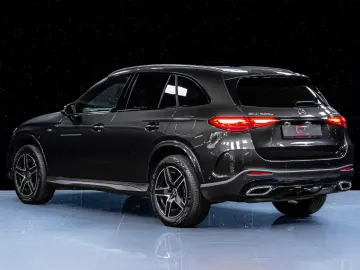 MERCEDES-BENZ GLC 300 e 4MATIC AMG Burmester ACC