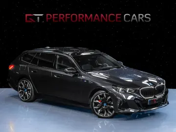 BMW 550e Touring M-Sport Pro Pano 21  B&W Carbon Tow