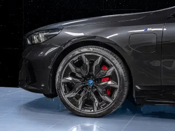 BMW 550e xDrive Touring M-Sport Pro Carbon