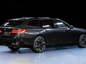 BMW 550e xDrive Touring M-Sport Pro Carbon