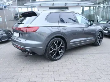 VW Touareg R-Line 3 0 V6 TDI SCR 4MOTION (286 PS) A