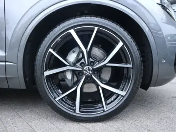 VW Touareg R-Line 3 0 V6 TDI SCR 4MOTION (286 PS) A