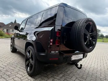 LAND ROVER Defender 3.0 D300 HSE 110 7-Sitze Stand Pano 22