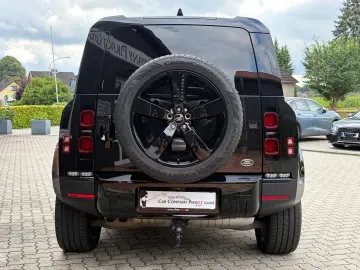 LAND ROVER Defender 3.0 D300 HSE 110 7-Sitze Stand Pano 22