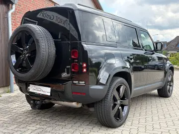 LAND ROVER Defender 3.0 D300 HSE 110 7-Sitze Stand Pano 22