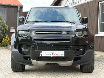 LAND ROVER Defender 3.0 D300 HSE 110 7-Sitze Stand Pano 22