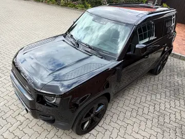 LAND ROVER Defender 3.0 D300 HSE 110 7-Sitze Stand Pano 22