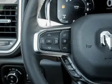 Dodge RAM 1500 LARAMIE E-TORQUE - V8 HEMI