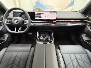 BMW 540d xDr. M Sport Pro Pano Sitzlüft. AHK ACC B&W