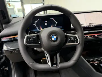 BMW 540d xDr. M Sport Pro Pano Sitzlüft. AHK ACC B&W