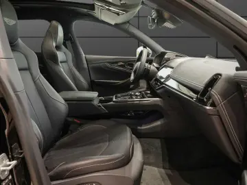 ASTON MARTIN DBX707 MJ 25