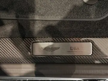 ASTON MARTIN DBX707 MJ 25