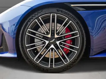 ASTON MARTIN DB12 Volante