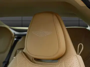 ASTON MARTIN DB12 Volante
