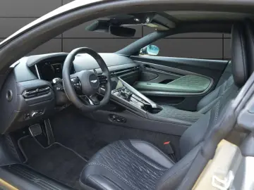 ASTON MARTIN DB12 Coupe