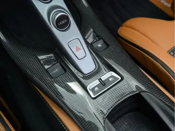 FERRARI 812 GTS ATELIER   LIFT   CARBONE   TVA