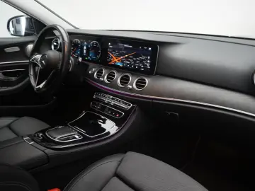 Mercedes-Benz E 220 d 9G-Tronic Avantgarde CarPlay Distronic