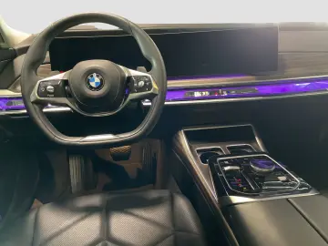 BMW 740d xDrive Limousine Standheizung Kamera Alarm