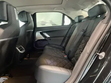 BMW 740d xDrive Limousine Standheizung Kamera Alarm