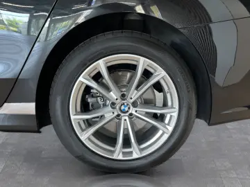BMW 740d xDrive Limousine Standheizung Kamera Alarm