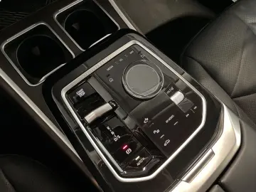BMW 740d xDrive Limousine Standheizung Kamera Alarm