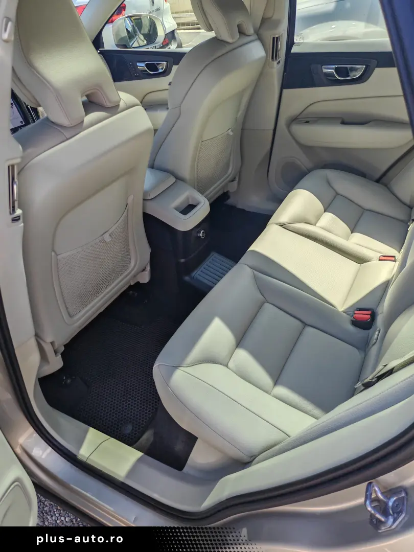 VOLVO XC 60 HYBRID PLUG-IN T8 AWD INSCRIPTION