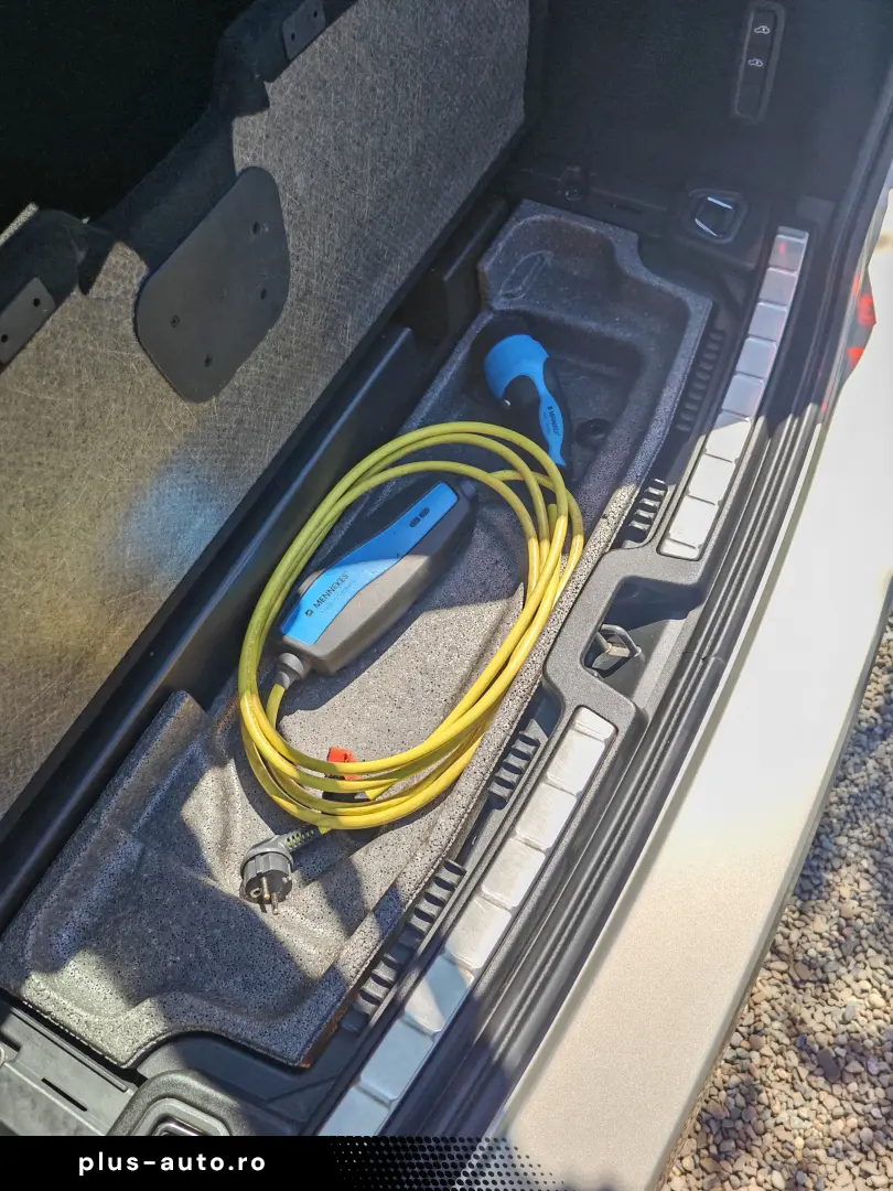 VOLVO XC 60 HYBRID PLUG-IN T8 AWD INSCRIPTION
