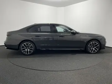 BMW 740d xDrive Limousine M Sport Sky 360  PANO ACC