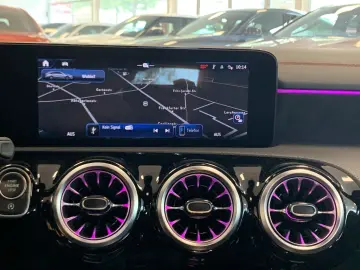 MERCEDES-BENZ CLA 200 Shooting Brake d AMG Multibeam…