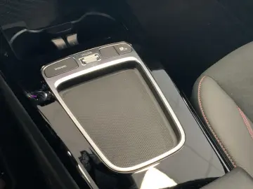 MERCEDES-BENZ CLA 200 Shooting Brake d AMG Multibeam…