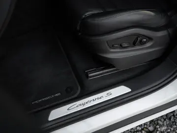 PORSCHE Cayenne S E-H  Coupe SportDesign Burmester SAG