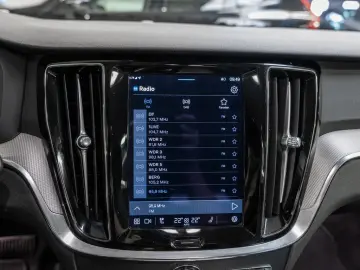 VOLVO V60 Cross Country 2.0 Plus AWD LED LEDER KAMERA