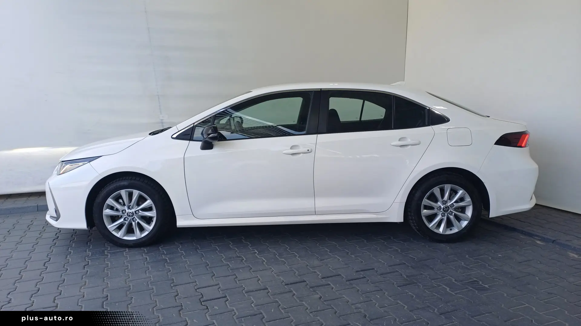 Toyota Corolla 1 8 Hybrid Active Drive