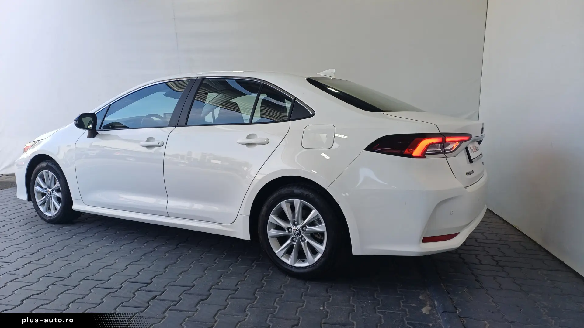 Toyota Corolla 1 8 Hybrid Active Drive