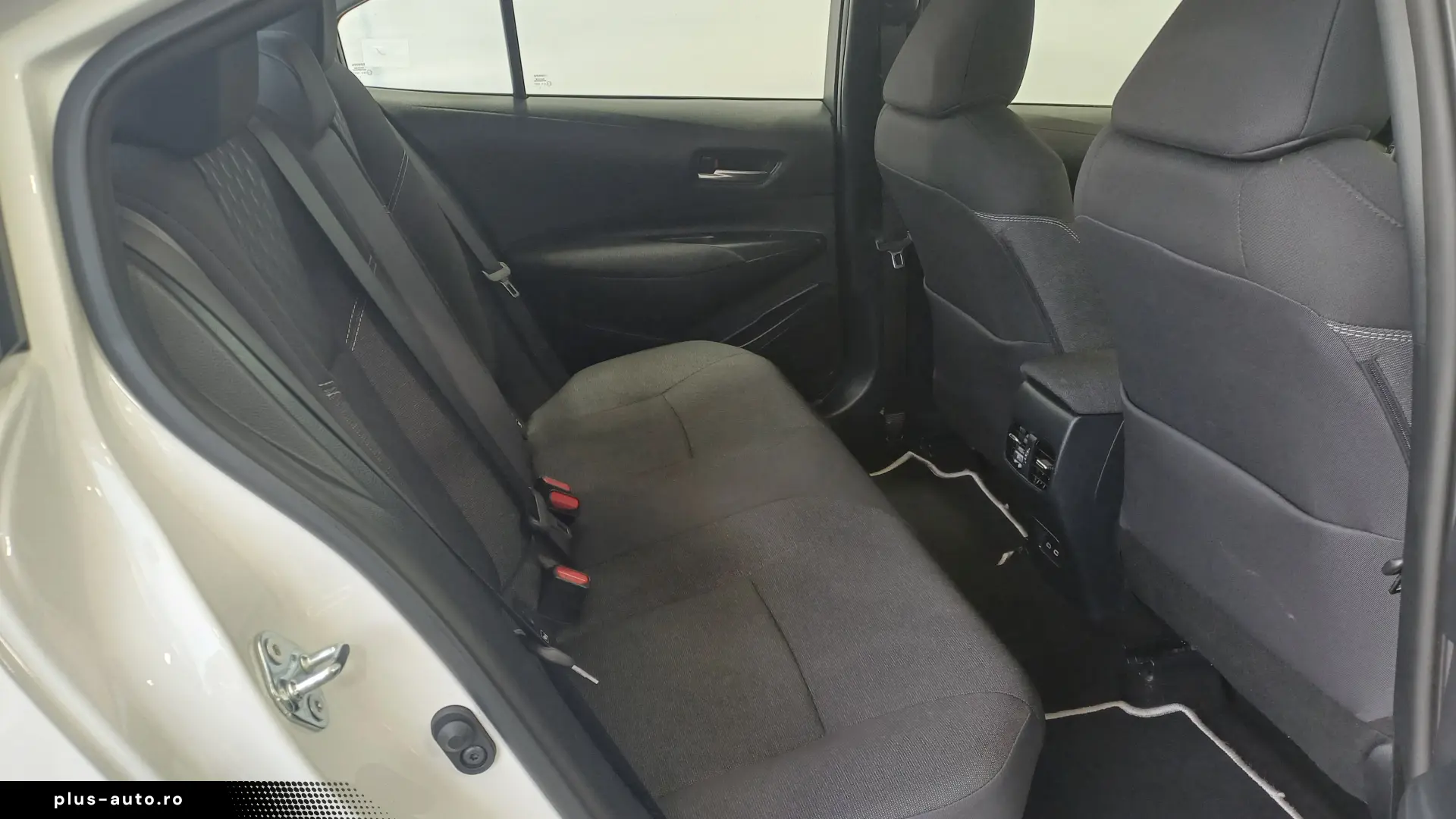 Toyota Corolla 1 8 Hybrid Active Drive