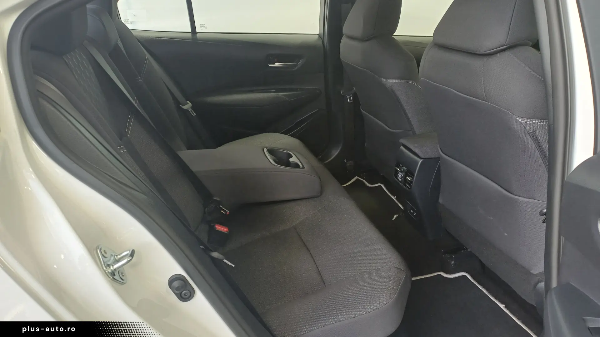 Toyota Corolla 1 8 Hybrid Active Drive