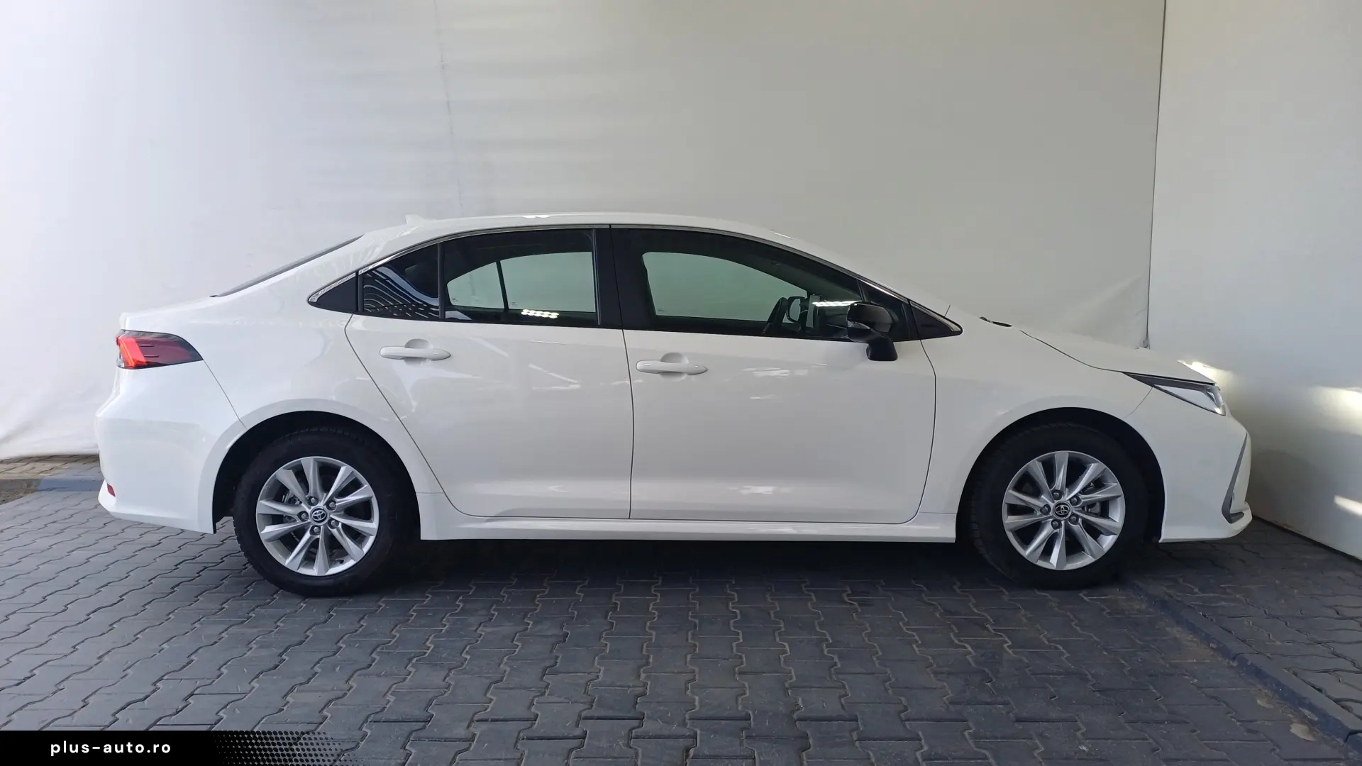 Toyota Corolla 1 8 Hybrid Active Drive
