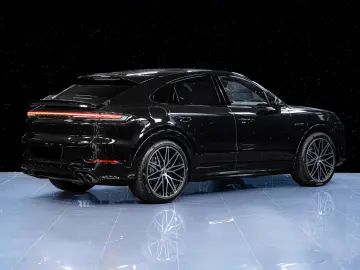 Porsche Cayenne E-Hybrid Coupe BLACK EDITION - SportDesign