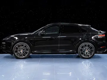 Porsche Cayenne E-Hybrid Coupe BLACK EDITION - SportDesign