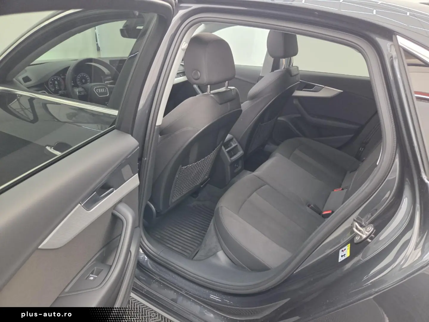 Audi A4 Advanced 35 TFSI mild-Hybrid S-tronic