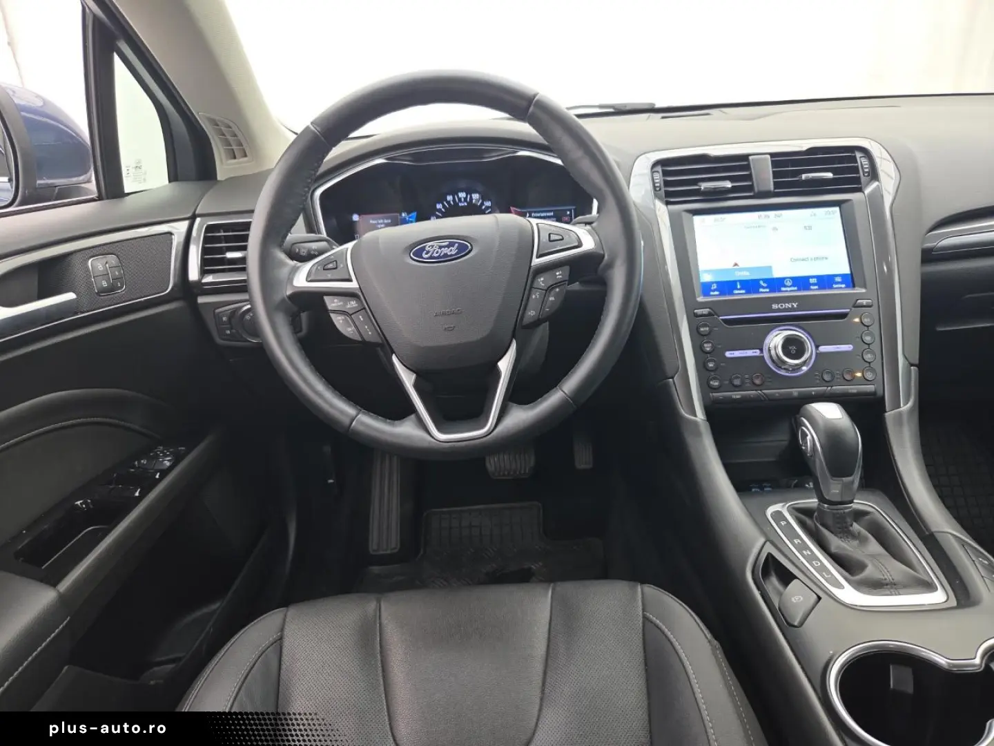 Ford Mondeo 2.0 Titanium HEV AT 187HP