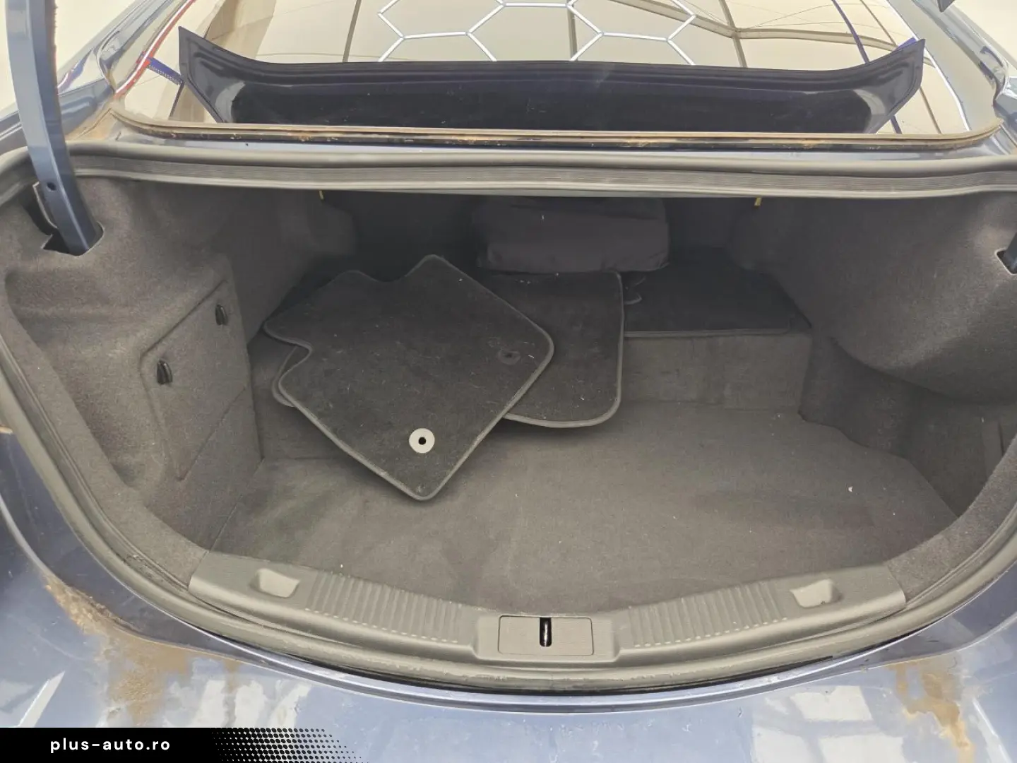Ford Mondeo 2.0 Titanium HEV AT 187HP