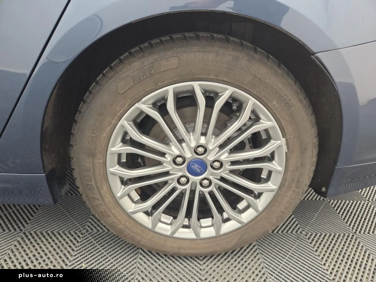 Ford Mondeo 2.0 Titanium HEV AT 187HP