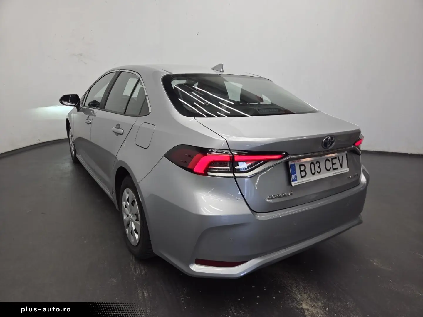 Toyota Corolla 1.8 Hybrid Business HSD E-CVT
