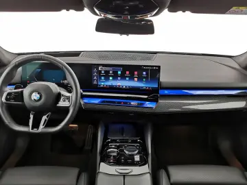 BMW 520d xDrive HUD H&K 360 ACC