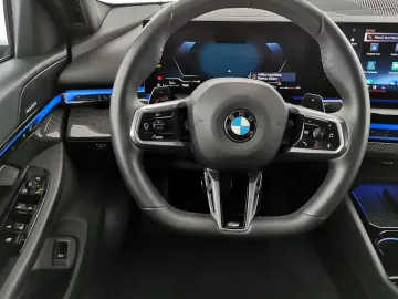 BMW 520d xDrive HUD H&K 360 ACC