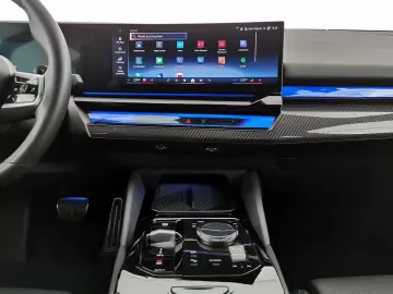 BMW 520d xDrive HUD H&K 360 ACC