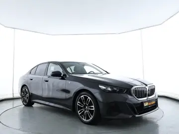 BMW 520d xDrive M Sport  HUD 360  ACC H&K